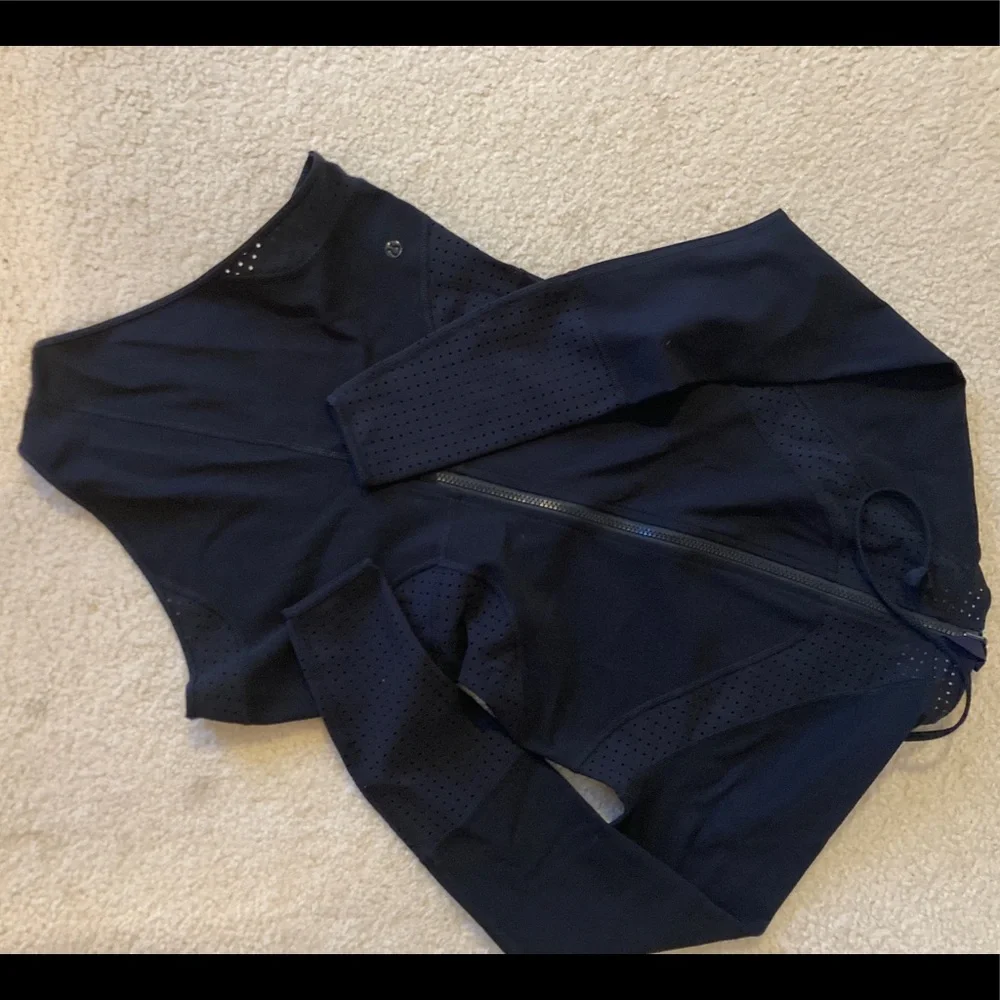 Lululemon longsleeve full sport suit - Picture 4 of 6